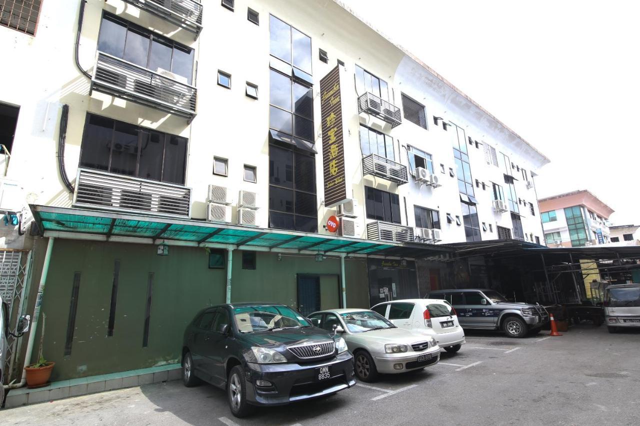 Oyo 90136 Jumbo Inn Κουτσίνγκ Εξωτερικό φωτογραφία