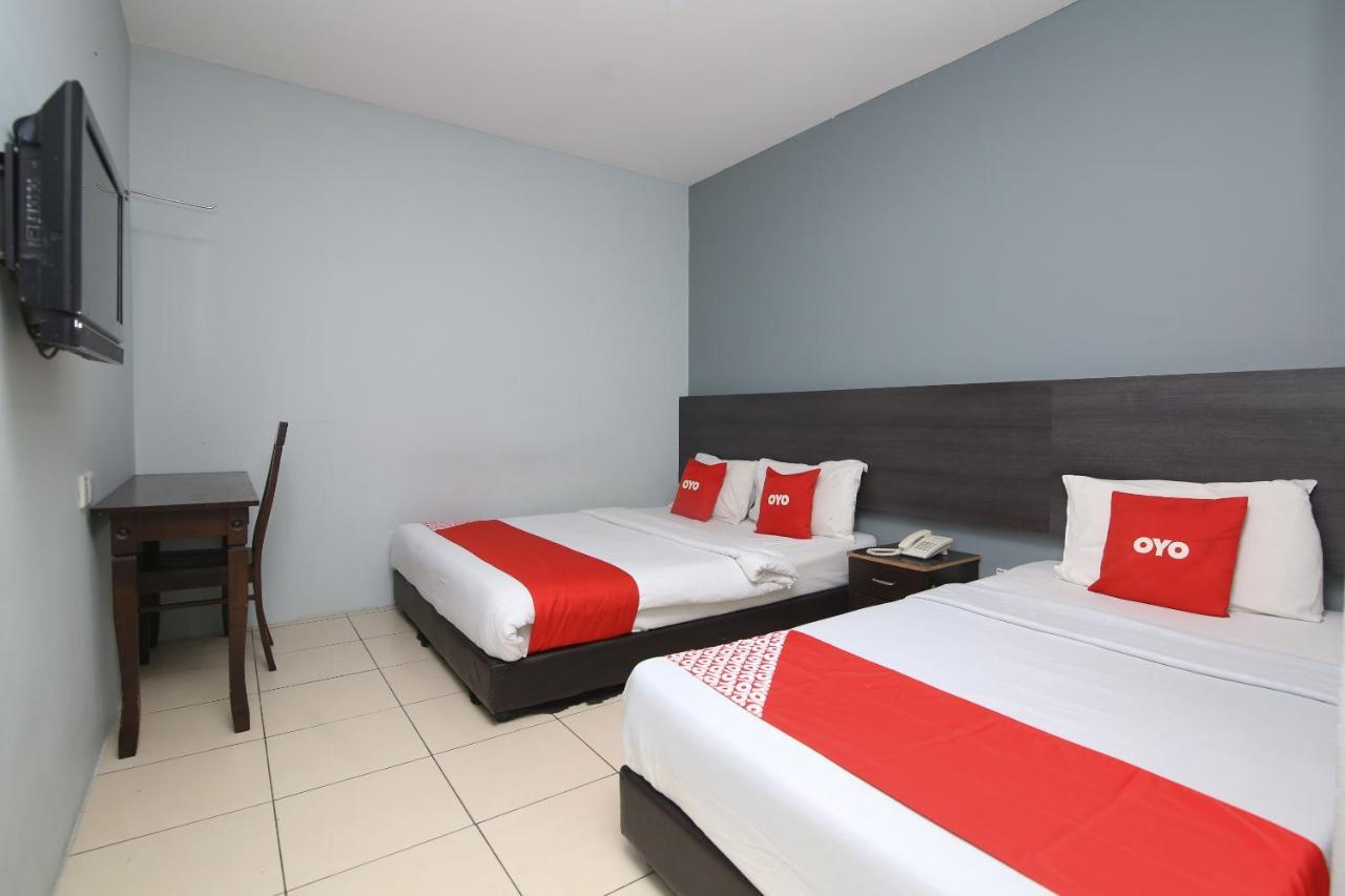 Oyo 90136 Jumbo Inn Κουτσίνγκ Εξωτερικό φωτογραφία