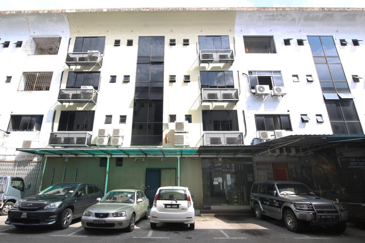 Oyo 90136 Jumbo Inn Κουτσίνγκ Εξωτερικό φωτογραφία
